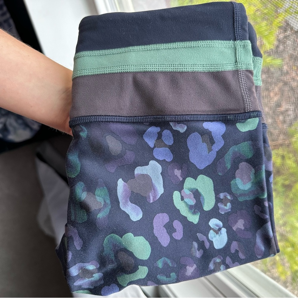 Athleta Leopard 7/8 Legging